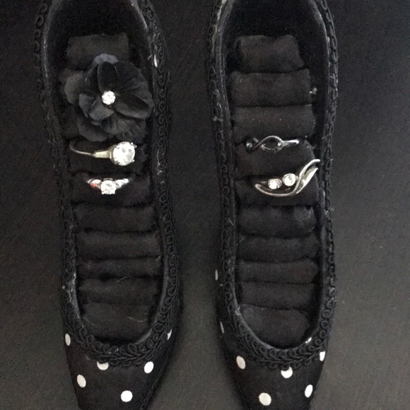 Ring holders - Picture 4 of 4